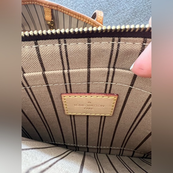 Louis Vuitton Articles De Voyage Neverfull Tote - Picture 7 of 10